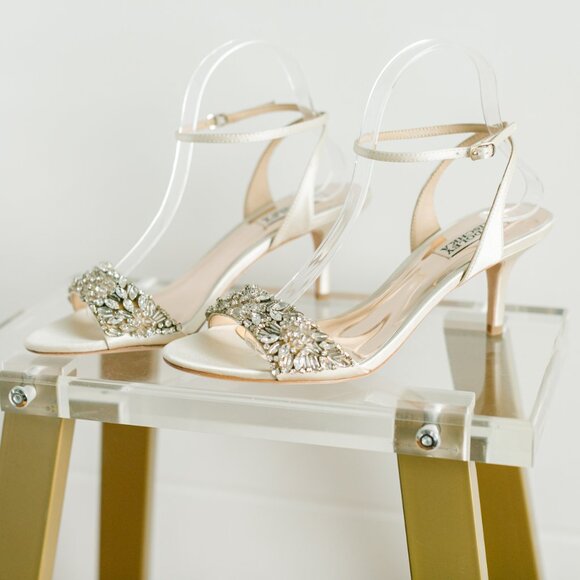 Badgley Mischka Richelle 8.5 Women's Heels Ivory Kitten Heel Satin - Picture 9 of 16